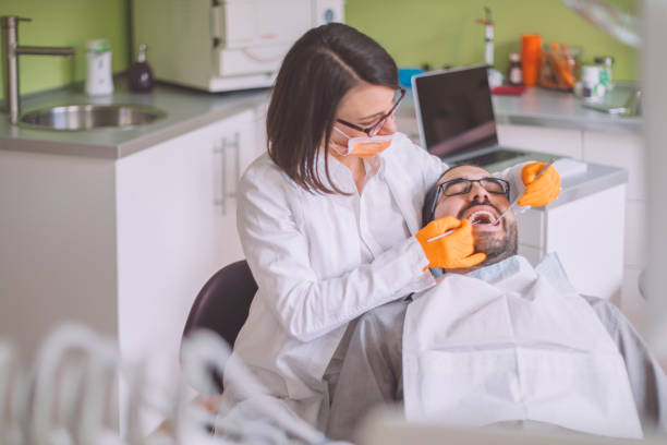 Best Emergency Tooth Extraction in Five Points, FL